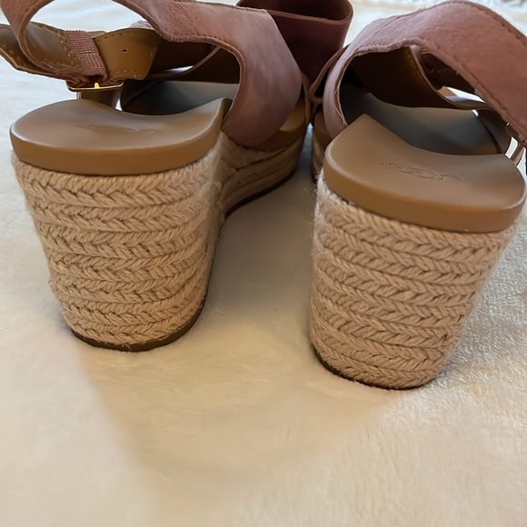 Women’s UGG sandals, size 8 1/2 - Picture 7 of 13